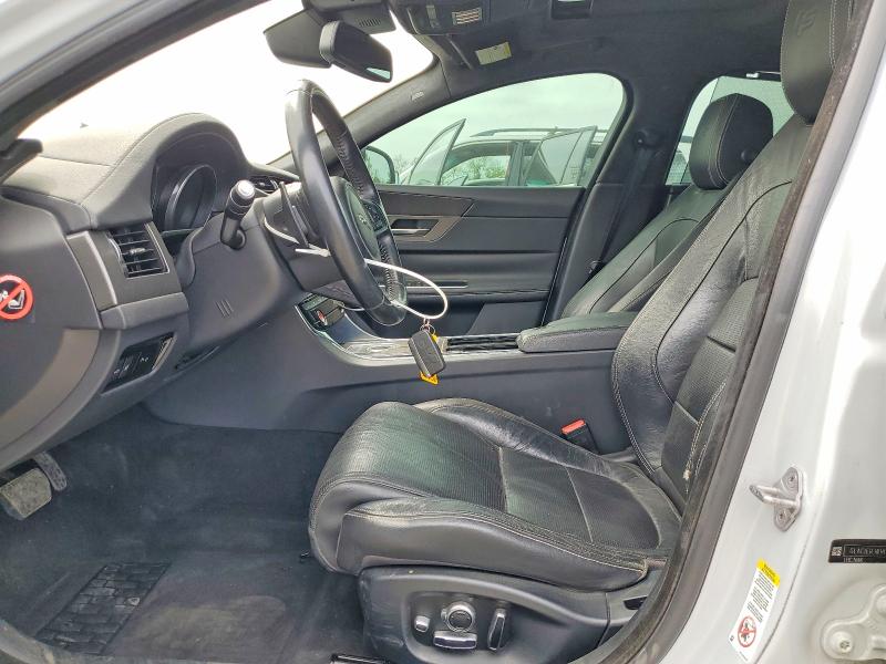 Photo 7 from auction – 2016 JAGUAR XF with VIN SAJBG4BV8GCY06179