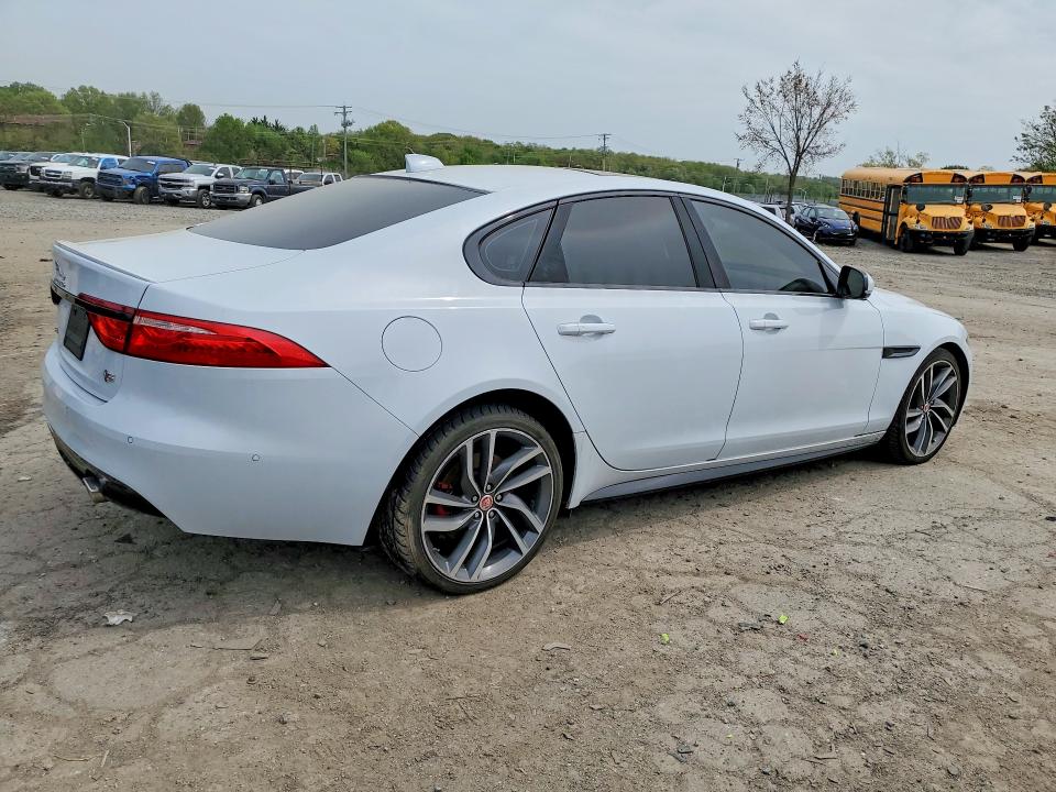 Photo 3 from auction – 2016 JAGUAR XF with VIN SAJBG4BV8GCY06179