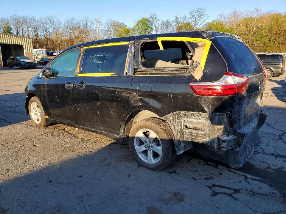 Photo 2 from auction – 2020 TOYOTA SIENNA with VIN 5TDZZ3DC2LS066814