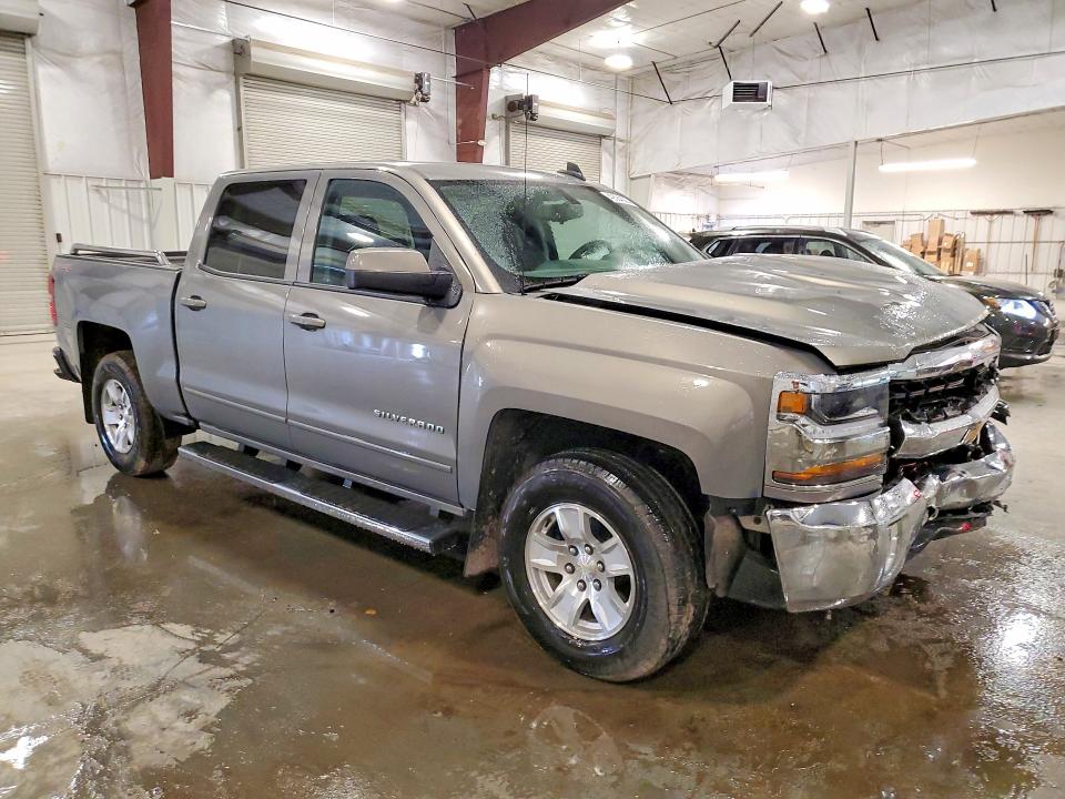 Photo 4 from auction – 2017 CHEVROLET SILVERADO with VIN 3GCUKREC2HG372255