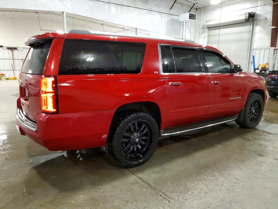 Photo 3 from auction – 2015 CHEVROLET SUBURBAN with VIN 1GNSKKKC4FR537049