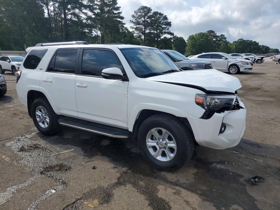 Photo 4 from auction – 2022 TOYOTA 4RUNNER with VIN JTEFU5JR1N5261135