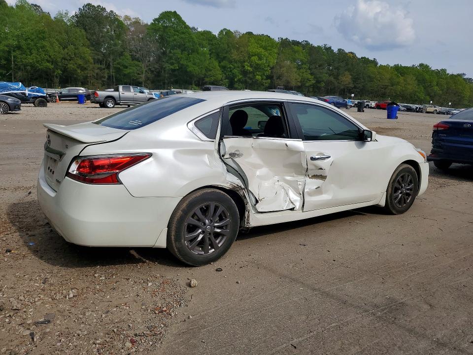 Photo 3 from auction – 2015 NISSAN ALTIMA with VIN 1N4AL3AP8FC462201