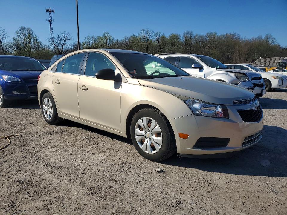 Photo 4 from auction – 2012 CHEVROLET CRUZE with VIN 1G1PC5SH7C7323388