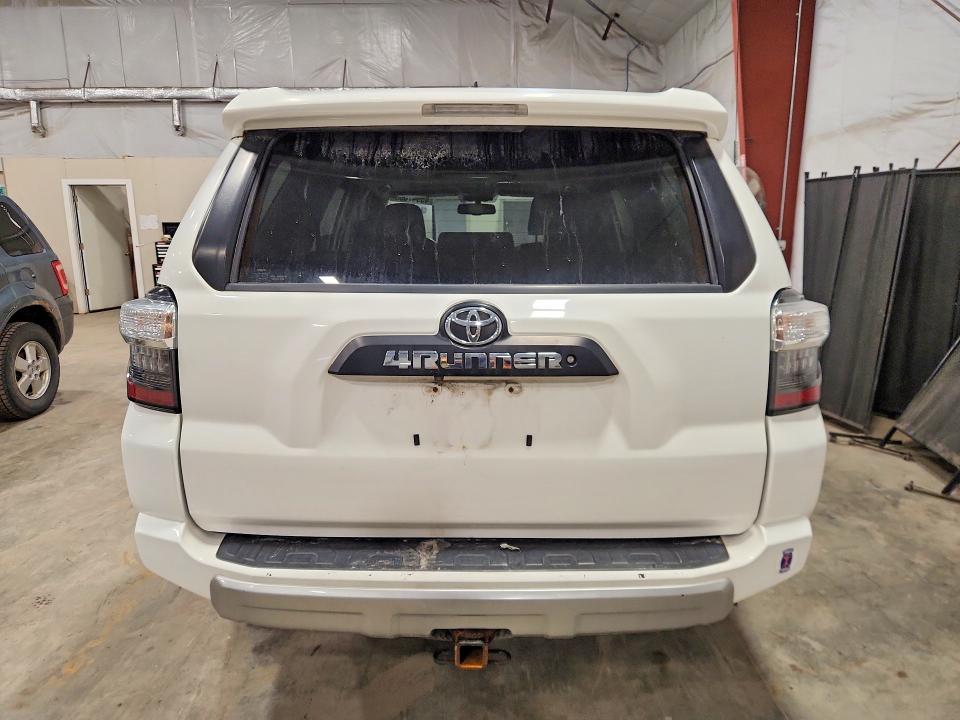 Photo 6 from auction – 2016 TOYOTA 4RUNNER with VIN JTEBU5JR2G5280780