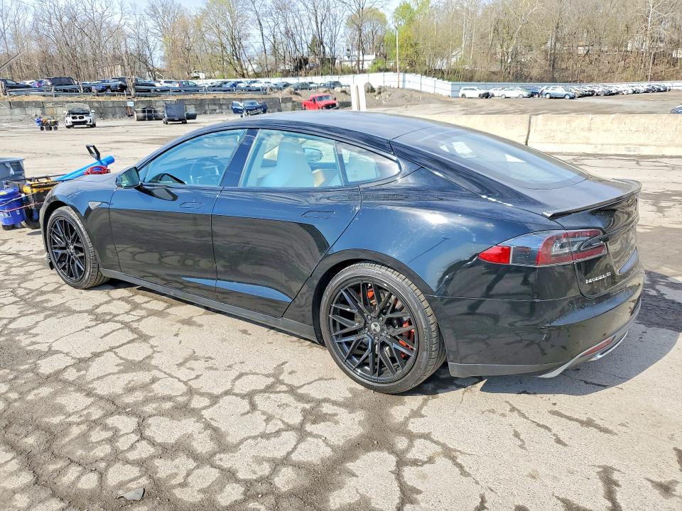 Photo 2 from auction – 2014 TESLA MODEL S with VIN 5YJSA1H13EFP51188