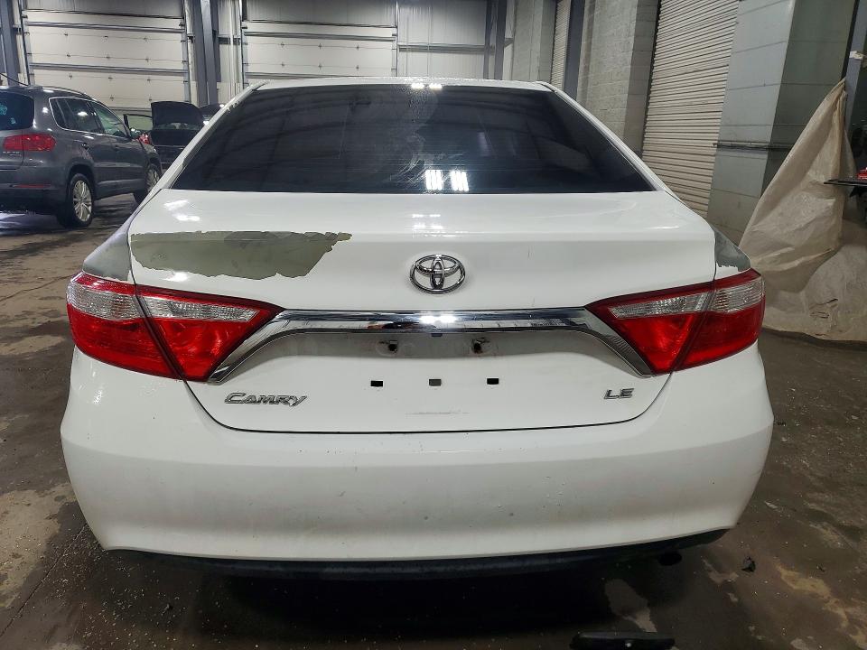 Photo 6 from auction – 2015 TOYOTA CAMRY with VIN 4T4BF1FKXFR477396