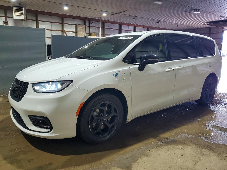 CHRYSLER PACIFICA 2023 with VIN 2C4RC1S74PR542653 - Photo from auction