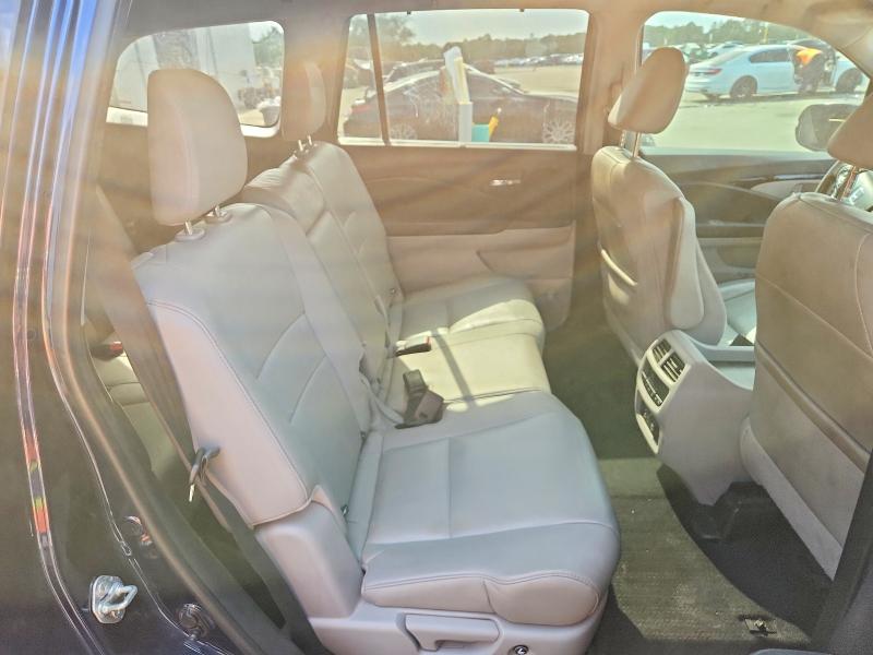Photo 11 from auction – 2017 HONDA PILOT with VIN 5FNYF5H96HB039500