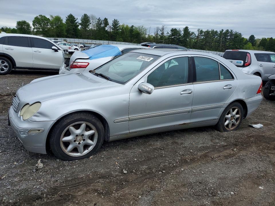 MERCEDES BENZ C 2004 with VIN WDBRF61J44E015303 - Photo from auction