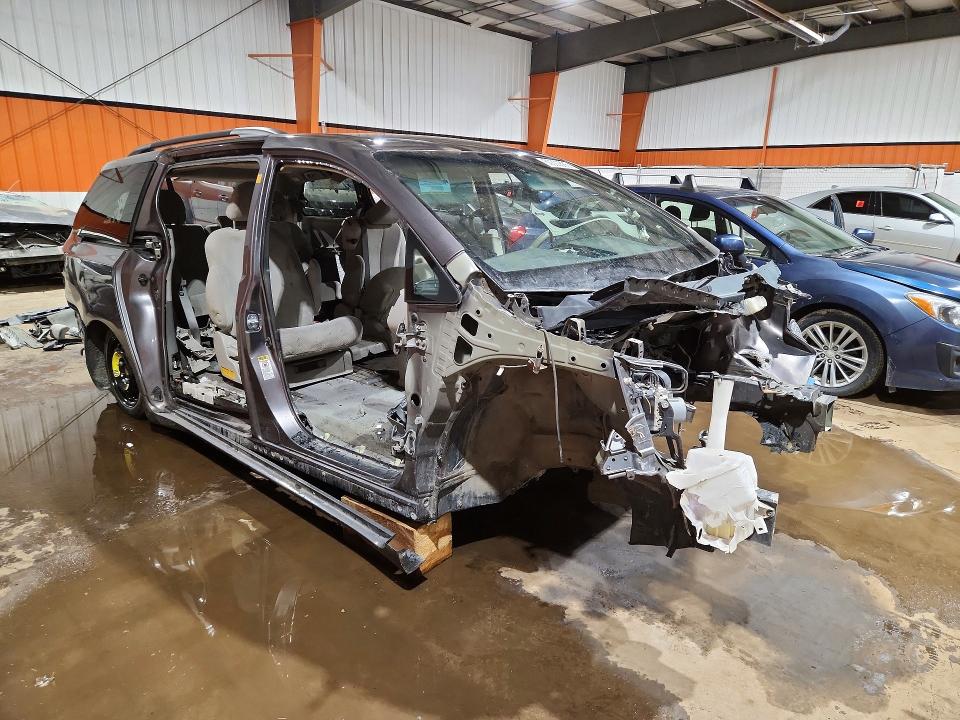Zdjęcie 4 z aukcji – 2011 TOYOTA SIENNA z VIN 5TDKK3DC4BS022530