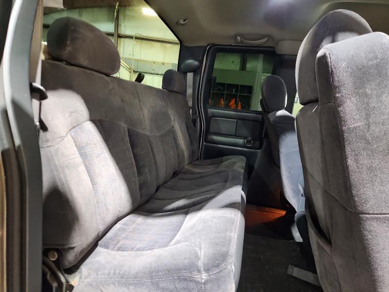 Photo 10 from auction – 2001 CHEVROLET SILVERADO with VIN 1GCEC19V01Z330428