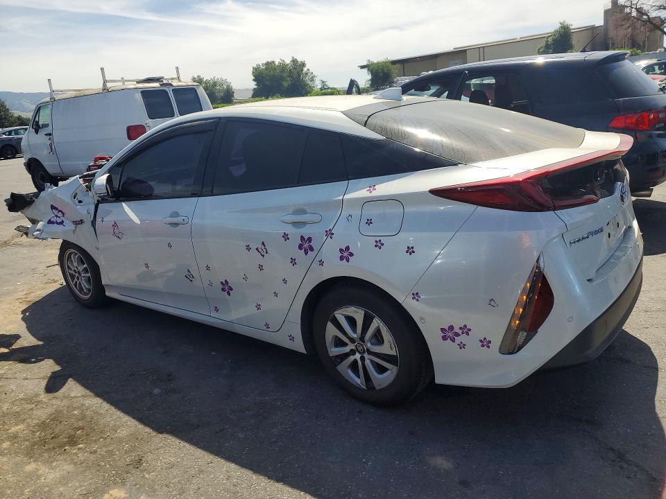 Photo 2 from auction – 2017 TOYOTA PRIUS PRIME with VIN JTDKARFP5H3060879