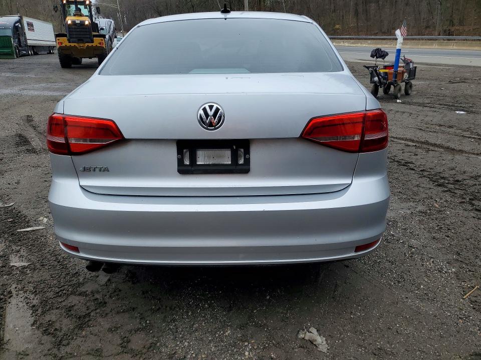 Photo 6 from auction – 2015 VOLKSWAGEN JETTA with VIN 3VW2K7AJ6FM284949