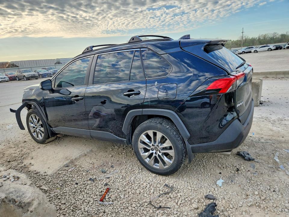 Photo 2 from auction – 2021 TOYOTA RAV4 with VIN 2T3A1RFVXMC186156