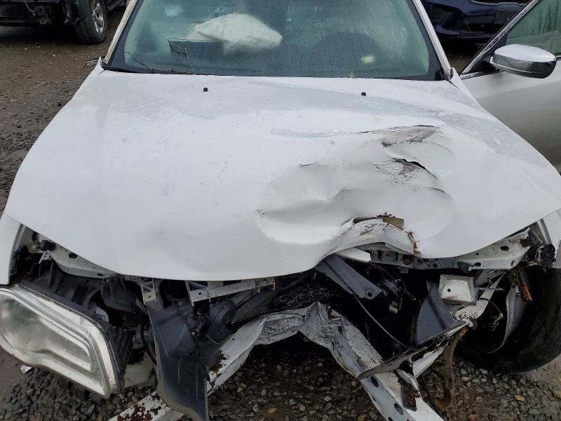 Photo 11 from auction – 2019 CHRYSLER 300 with VIN 2C3CCAKG9KH560316