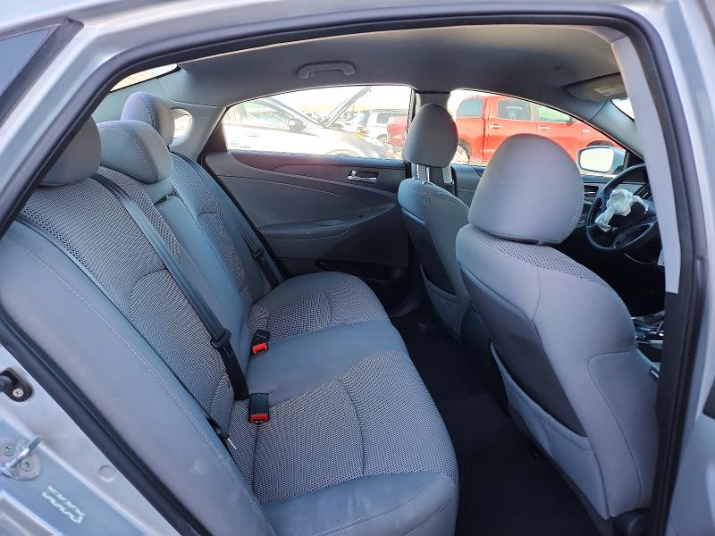 Photo 10 from auction – 2011 HYUNDAI SONATA with VIN 5NPEB4AC7BH126409