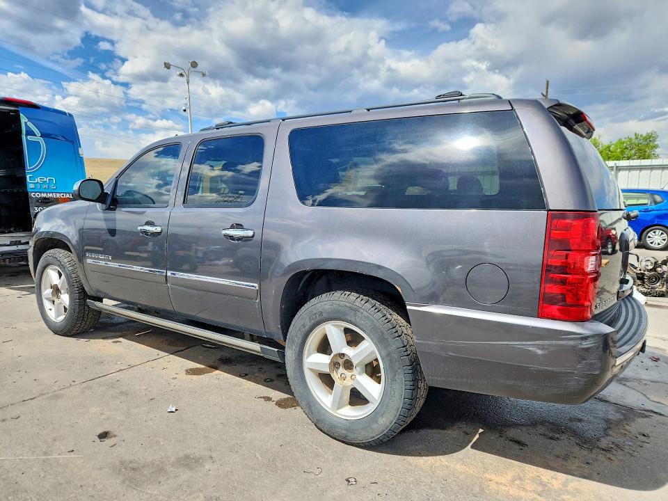 Photo 2 from auction – 2010 CHEVROLET SUBURBAN with VIN 1GNUKKE39AR147237