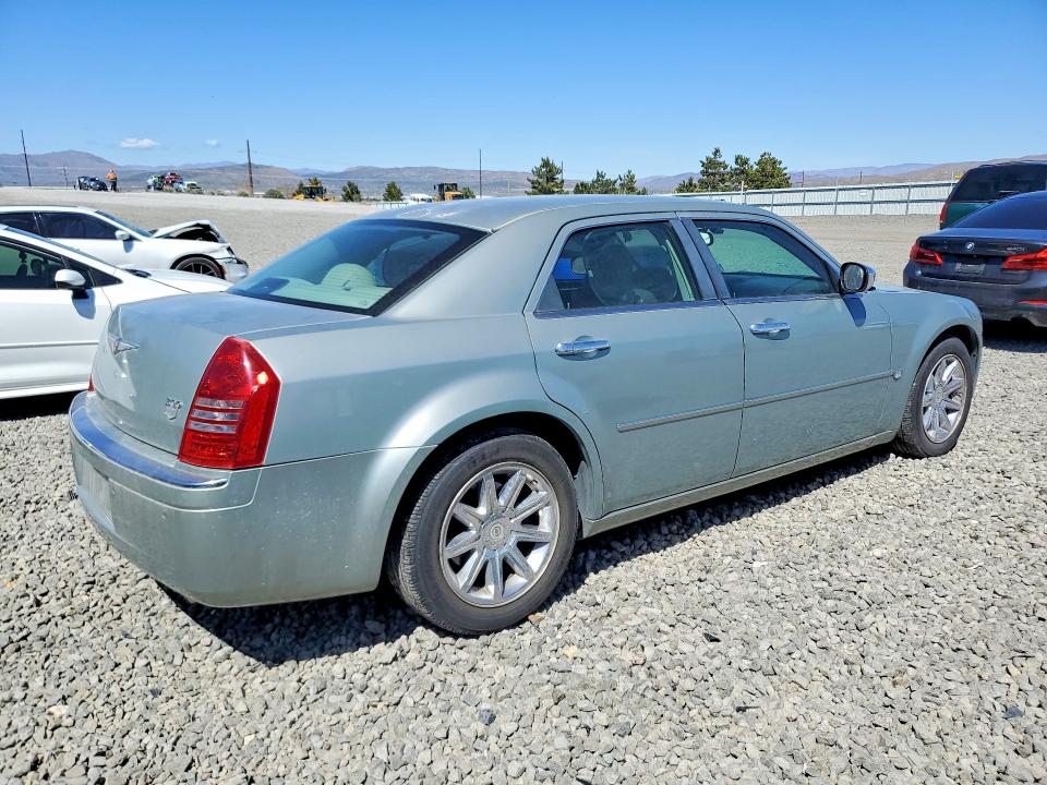 Photo 3 from auction – 2006 CHRYSLER 300C with VIN 2C3LA63H66H159323