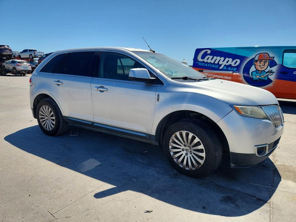Photo 4 from auction – 2011 LINCOLN MKX with VIN 2LMDJ6JK3BBJ03559