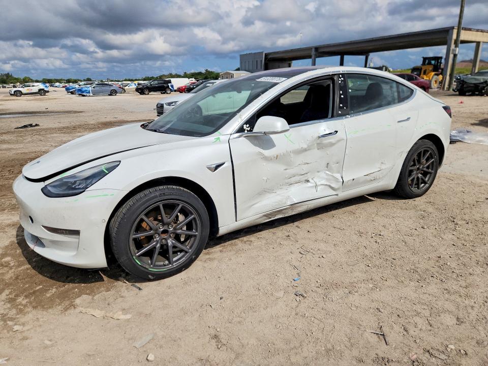 TESLA MODEL 3 2018 with VIN 5YJ3E1EA4JF019658 - Photo from auction