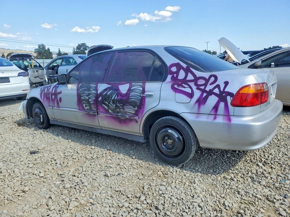 Photo 2 from auction – 2000 HONDA CIVIC with VIN 2HGEJ6619YH560601