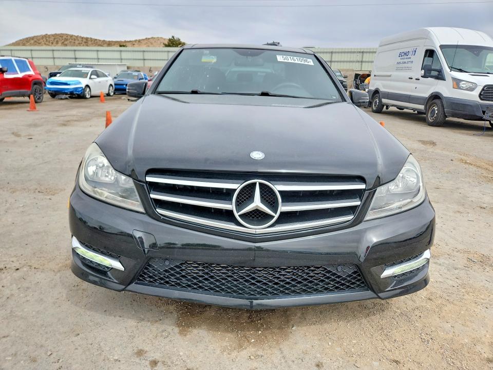 Photo 5 from auction – 2014 MERCEDES-BENZ C with VIN WDDGF4HBXEA965191