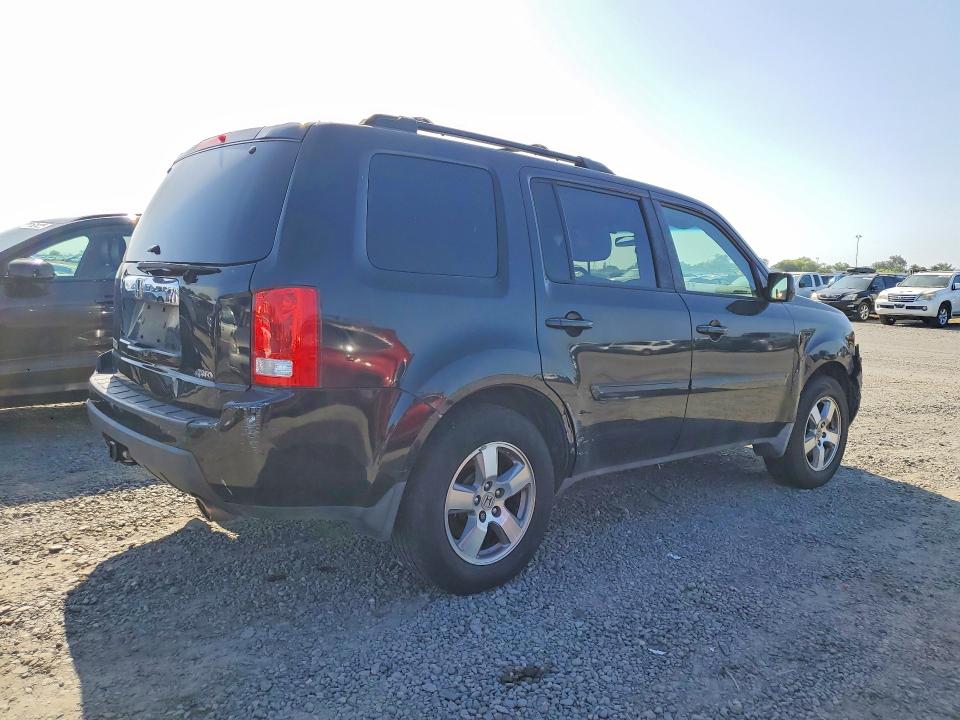 Photo 3 from auction – 2011 HONDA PILOT with VIN 5FNYF4H48BB013891