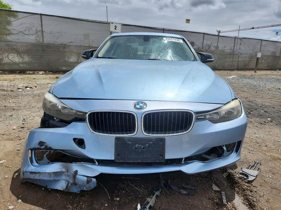 Photo 5 from auction – 2013 BMW 328 with VIN WBA3A5C58DF352905