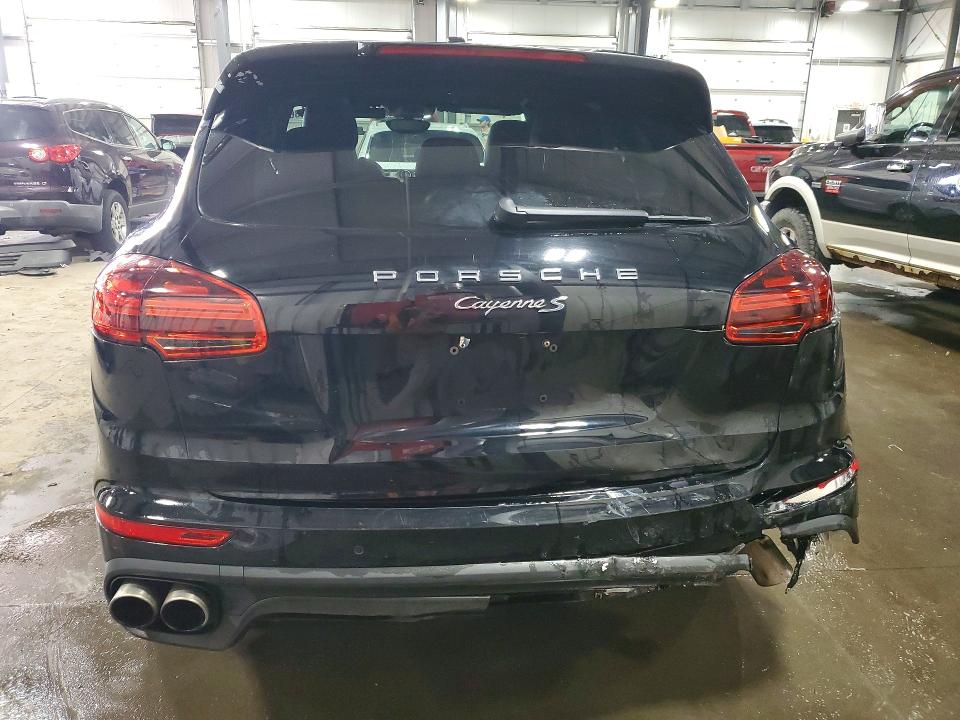 Photo 6 from auction – 2017 PORSCHE CAYENNE with VIN WP1AB2A25HLA53361