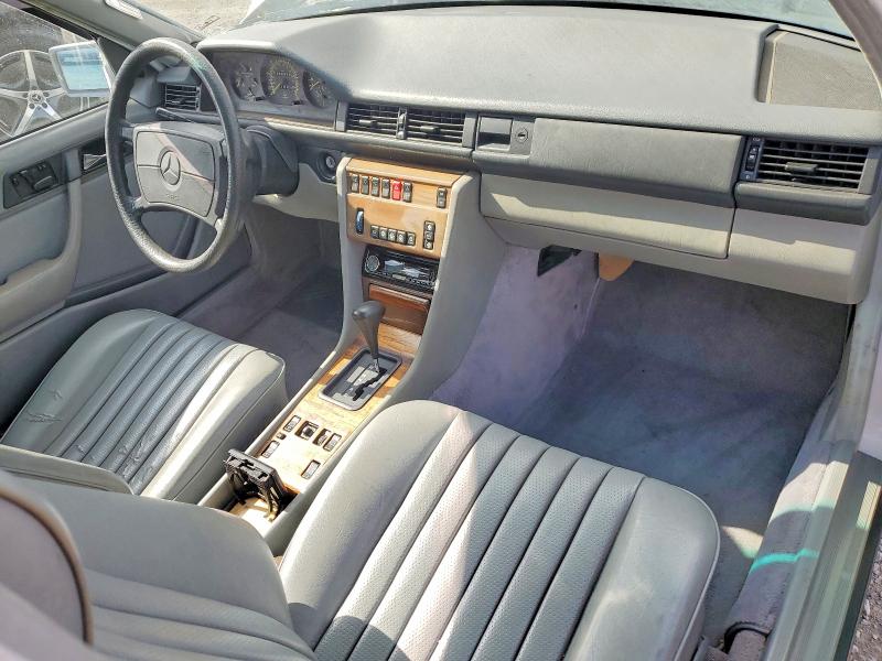 Photo 8 from auction – 1987 MERCEDES-BENZ 500-CLASS with VIN WDBEA90D2JF072762