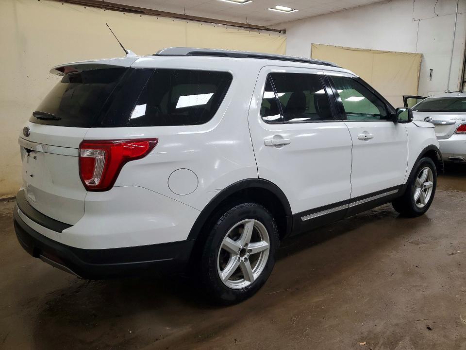 Photo 3 from auction – 2019 FORD EXPLORER with VIN 1FM5K7D87KGB29108