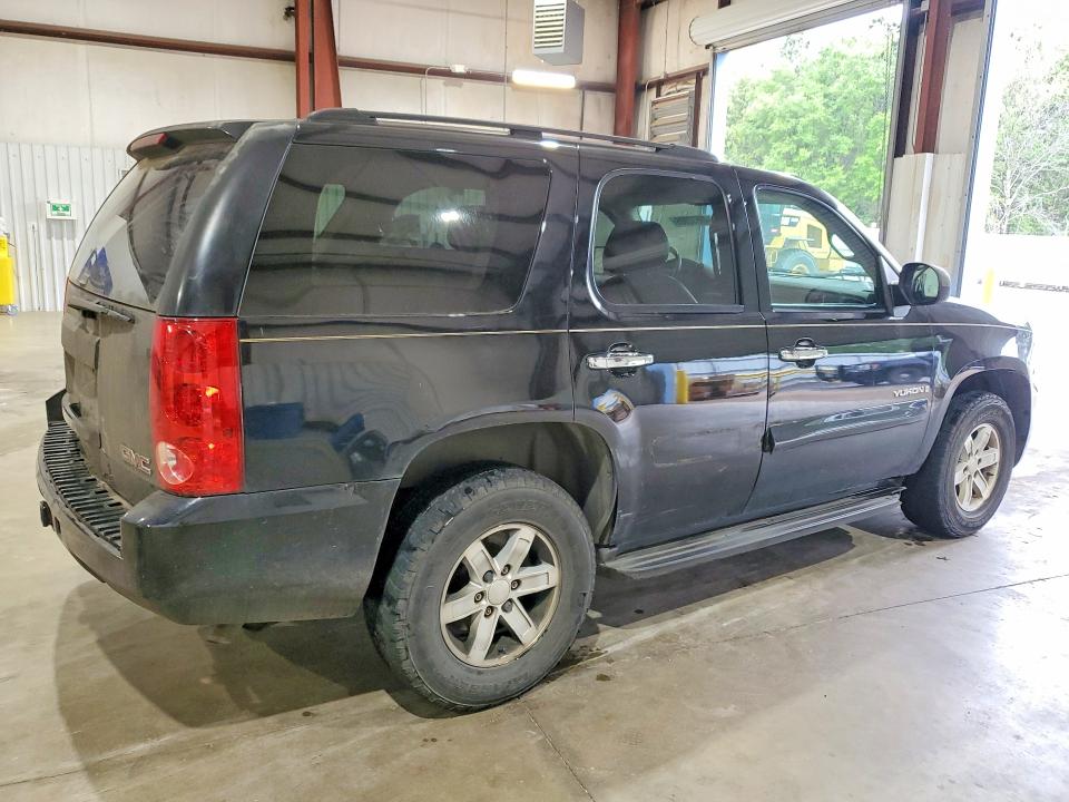 Photo 3 from auction – 2008 GMC YUKON with VIN 1GKFC13C48J189338