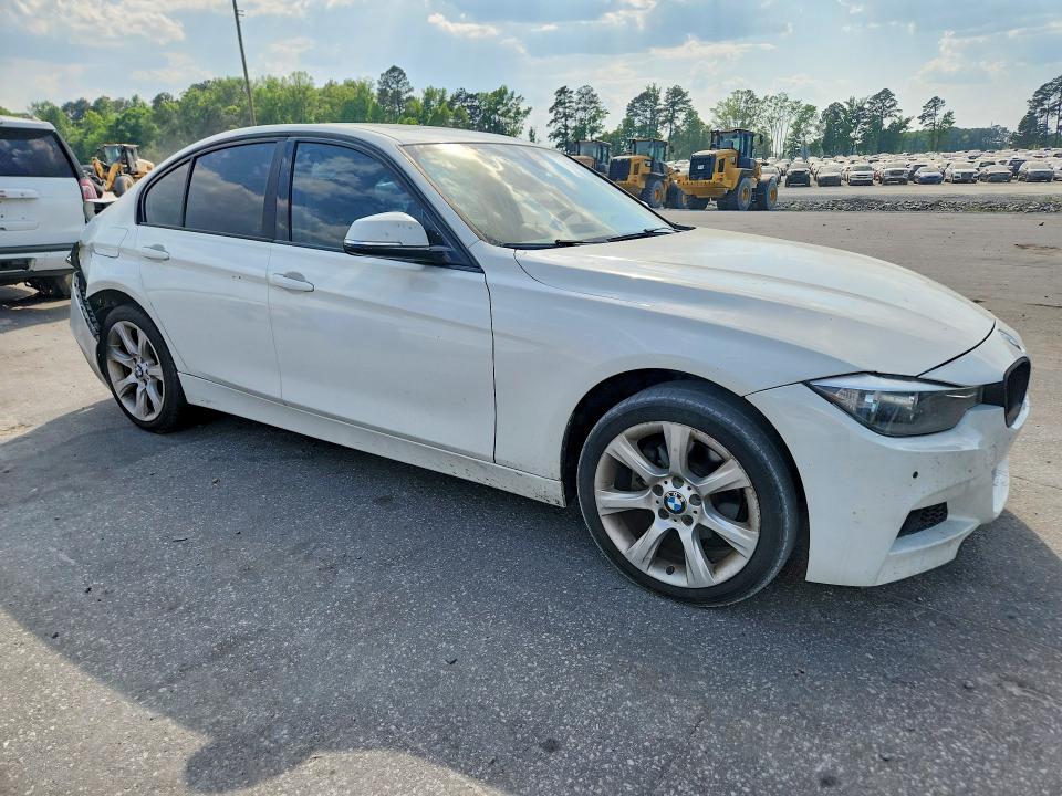 Photo 4 from auction – 2015 BMW 328 with VIN WBA3A5C50FF607730