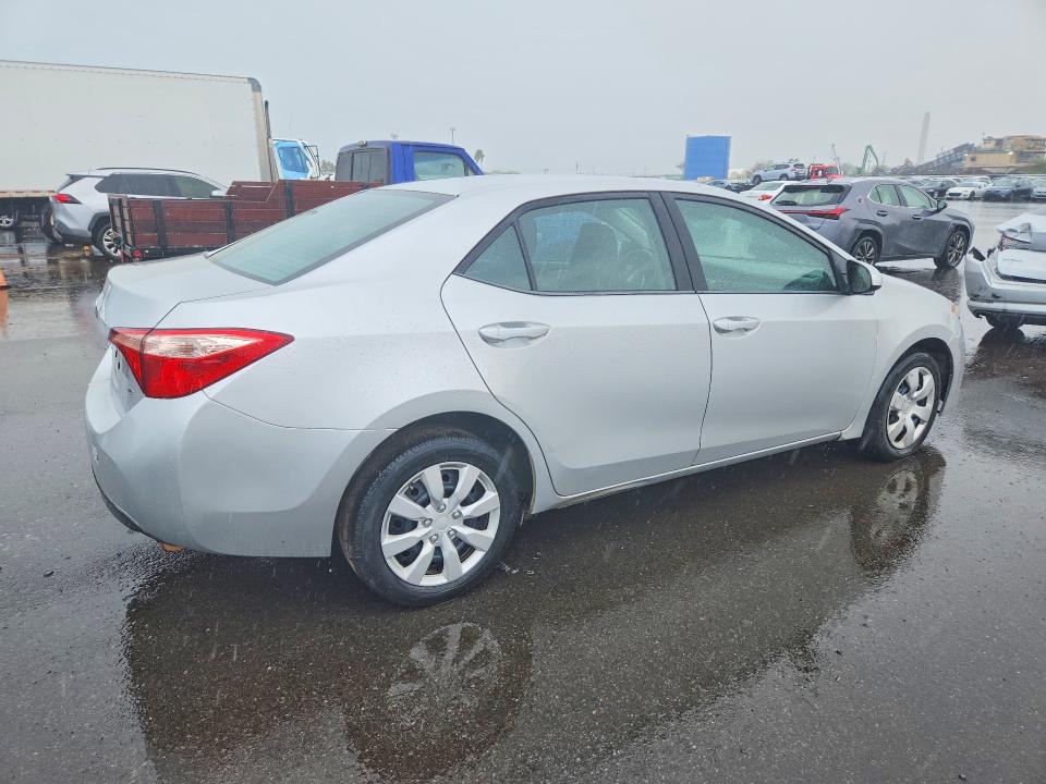 Zdjęcie 3 z aukcji – 2017 TOYOTA COROLLA z VIN 5YFBURHE4HP591419