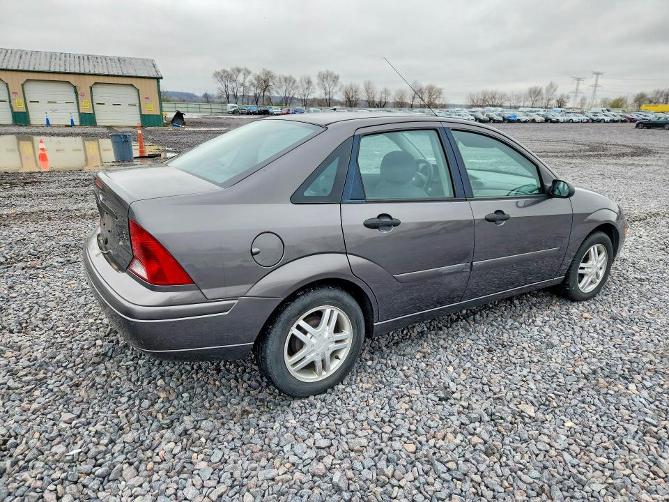 Photo 3 from auction – 2002 FORD FOCUS with VIN 1FAFP34P32W357340