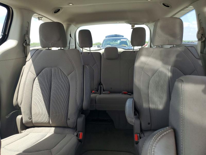 Photo 10 from auction – 2018 CHRYSLER PACIFICA with VIN 2C4RC1FG2JR158100