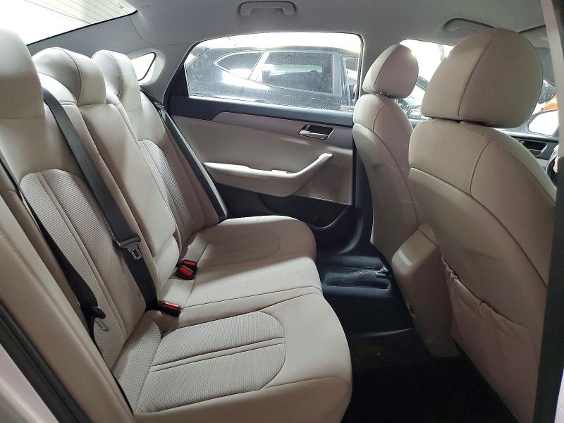 Photo 10 from auction – 2019 HYUNDAI SONATA with VIN 5NPE24AF9KH772769