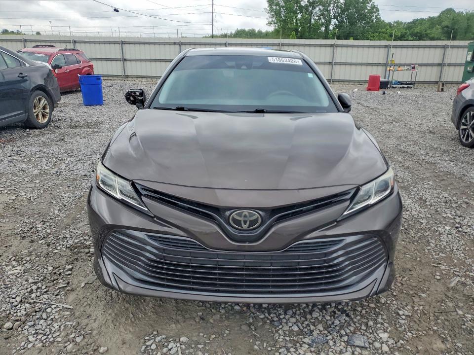 Photo 5 from auction – 2018 TOYOTA CAMRY with VIN 4T1B11HKXJU650798