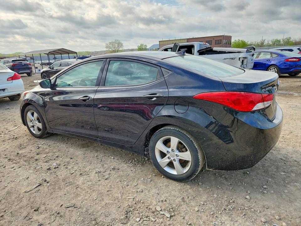 Photo 2 from auction – 2013 HYUNDAI ELANTRA with VIN 5NPDH4AE6DH372804
