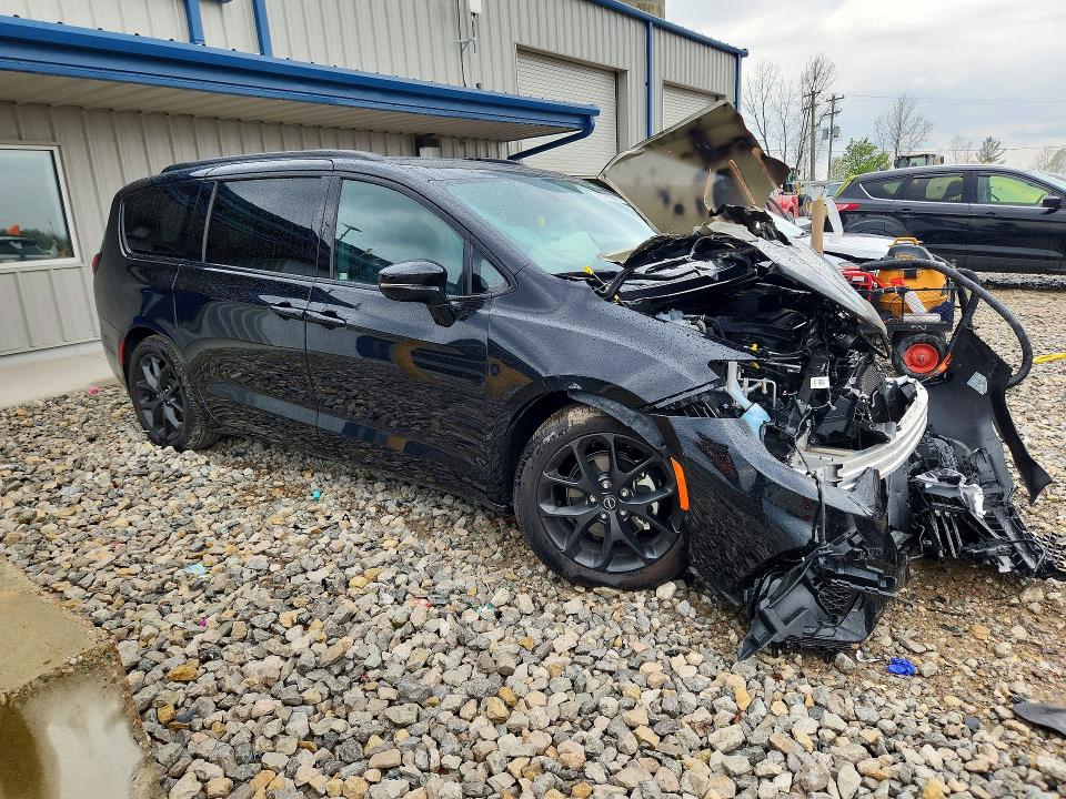 Photo 4 from auction – 2025 CHRYSLER PACIFICA with VIN 2C4RC1GG6SR608301