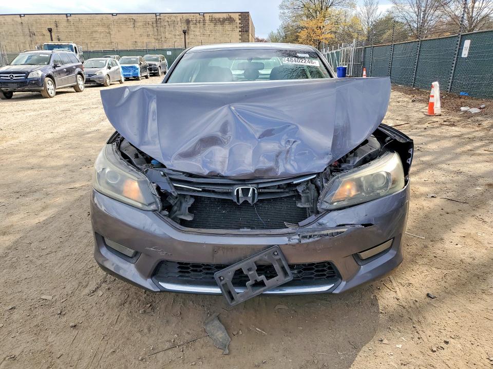 Photo 5 from auction – 2015 HONDA ACCORD with VIN 1HGCR2F55FA269617