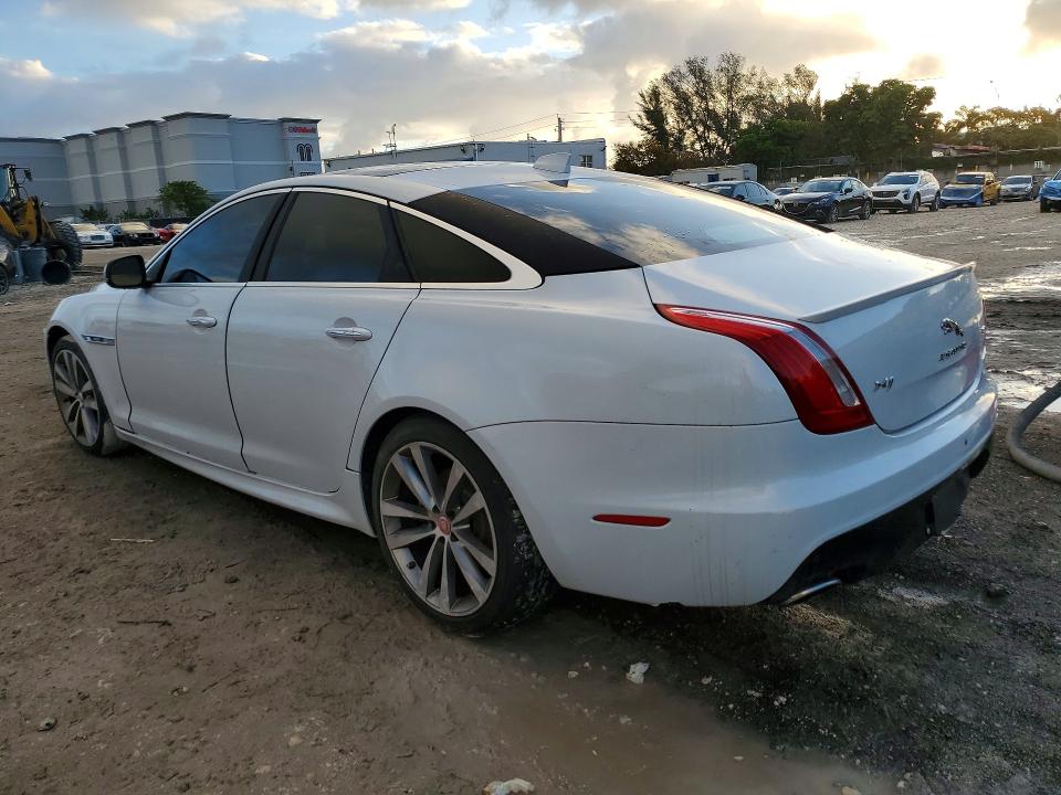 Photo 2 from auction – 2016 JAGUAR XJ with VIN SAJWA1C74G8W01849