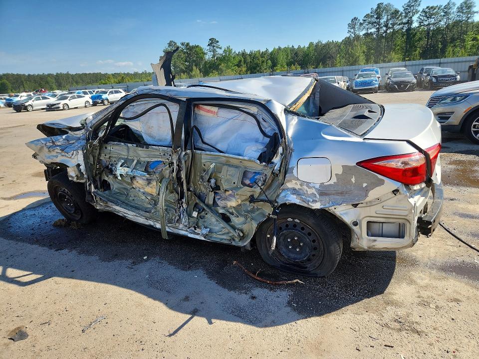 Photo 2 from auction – 2018 TOYOTA COROLLA with VIN 5YFBURHE0JP772006