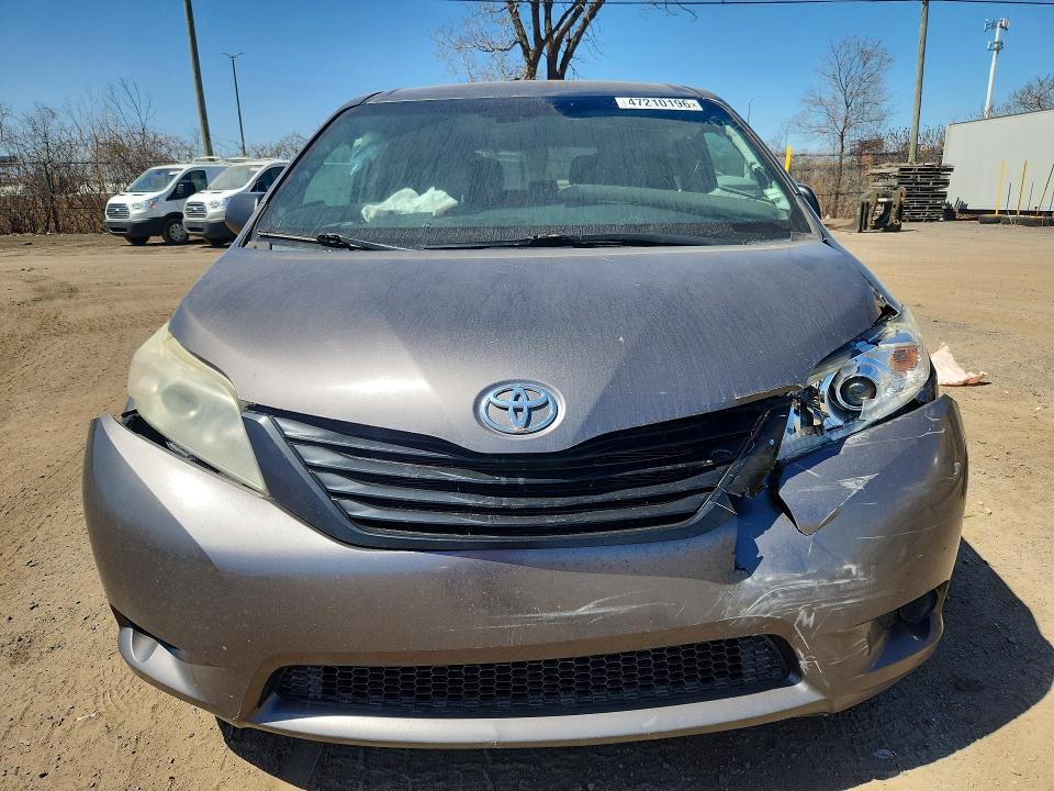Photo 5 from auction – 2015 TOYOTA SIENNA with VIN 5TDZK3DC9FS570799