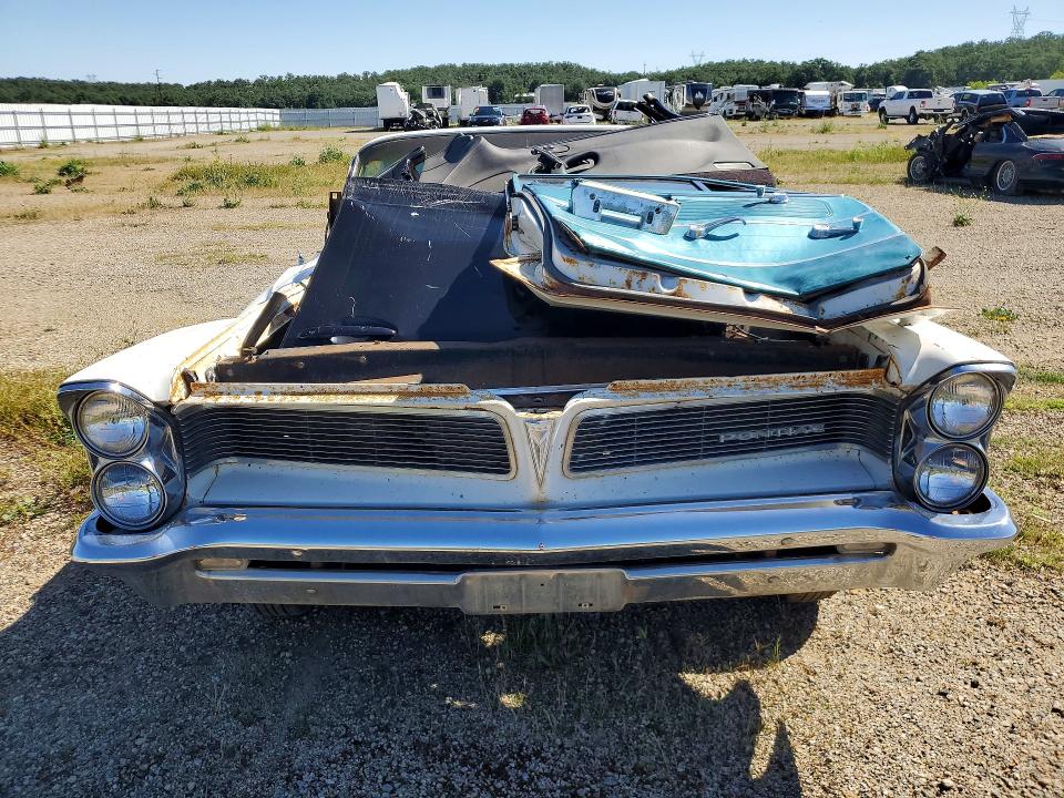 Photo 5 from auction – 1963 PONTIAC STARCHIEF with VIN 663S30028