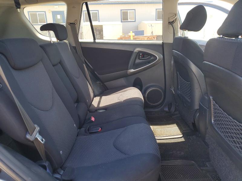 Photo 11 from auction – 2006 TOYOTA RAV4 with VIN JTMBD32V466007921