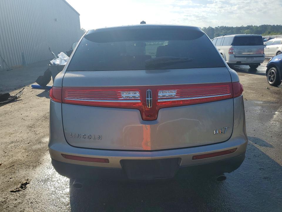 Photo 6 from auction – 2019 LINCOLN MKT with VIN 2LMHJ5AT8KBL02319