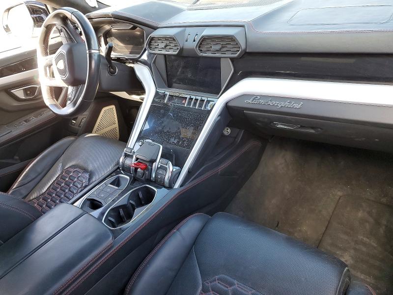 Photo 8 from auction – 2024 LAMBORGHINI URUS with VIN ZPBUC3ZL4RLA35636
