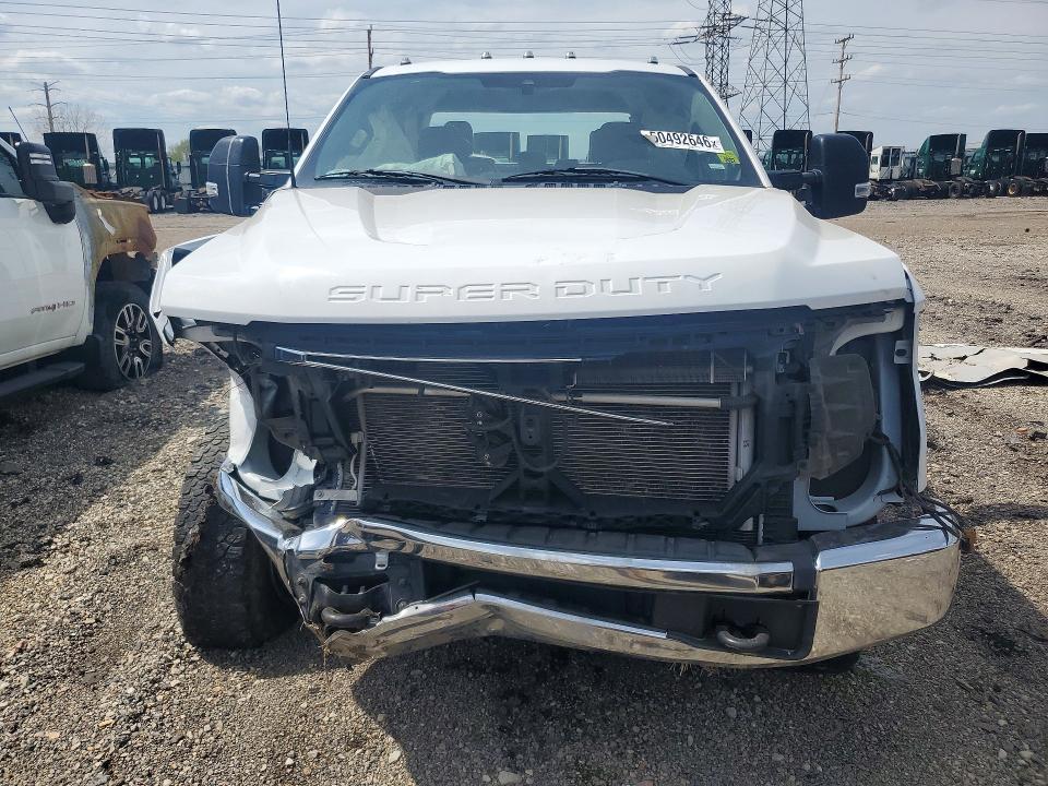 Photo 5 from auction – 2022 FORD F350 with VIN 1FD8W3FT7NEE50237